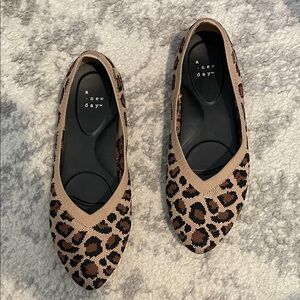 A New Day Women's Tan and Brown Patterned Flats
